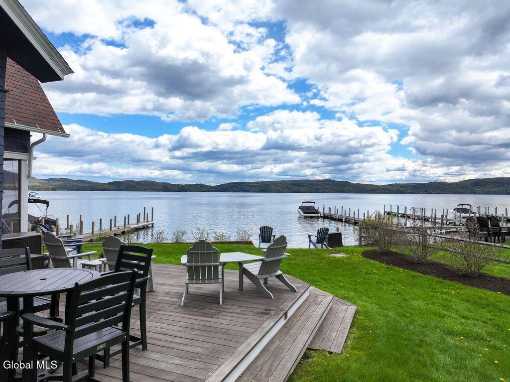 6 Lake Forest Lane