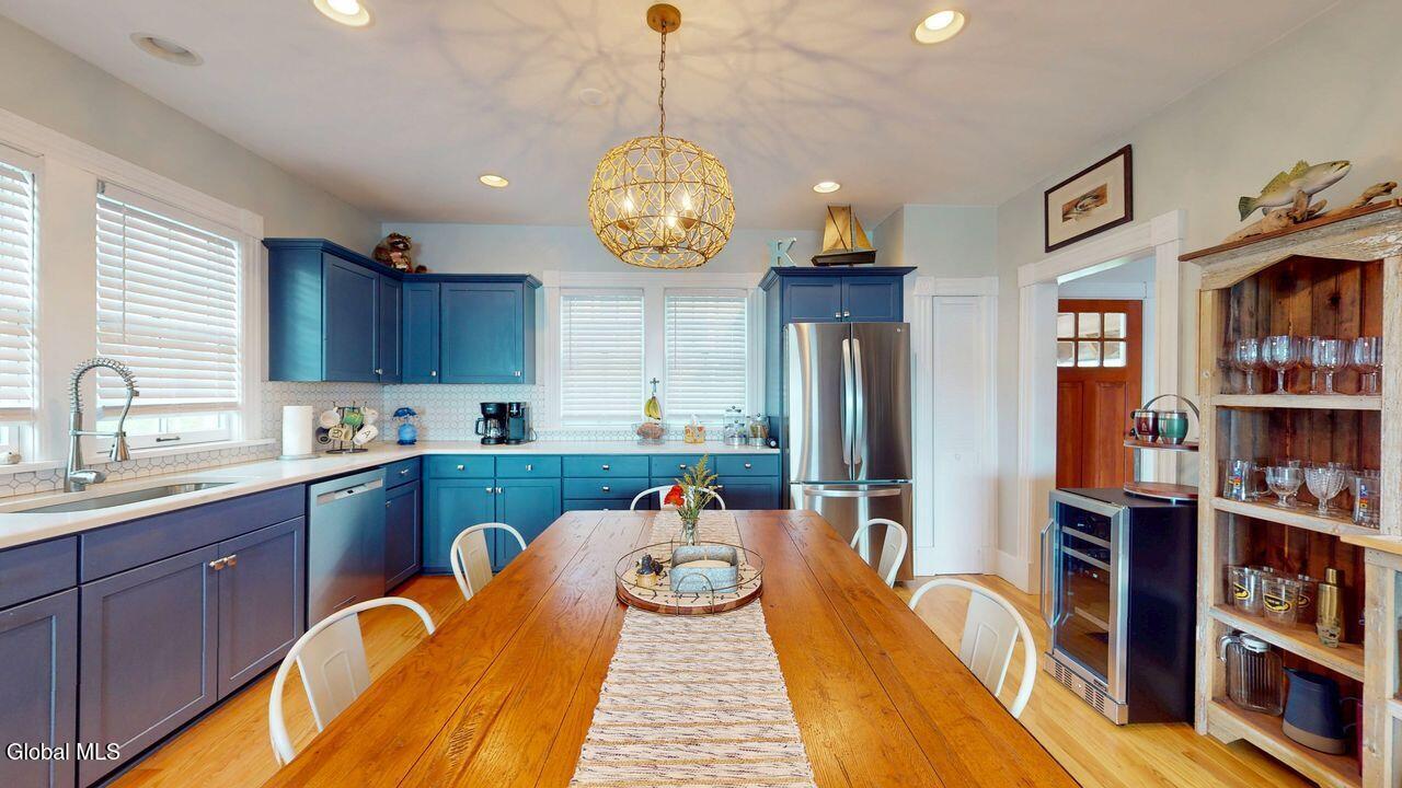 6 Lake Forest Lane