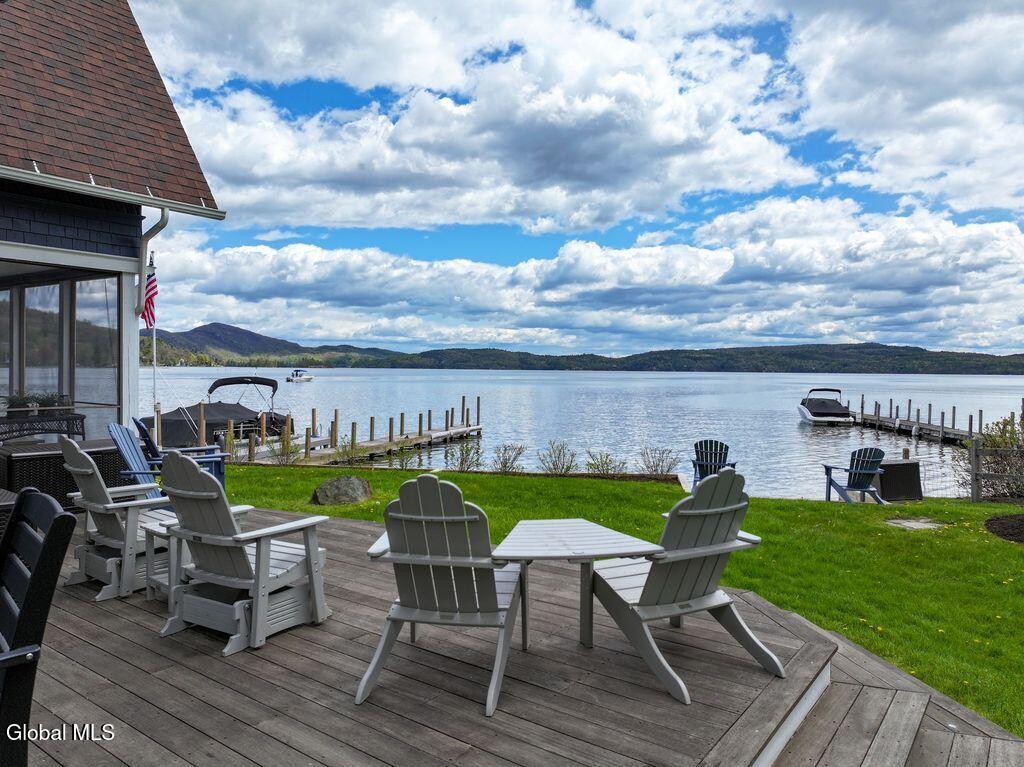 6 Lake Forest Lane