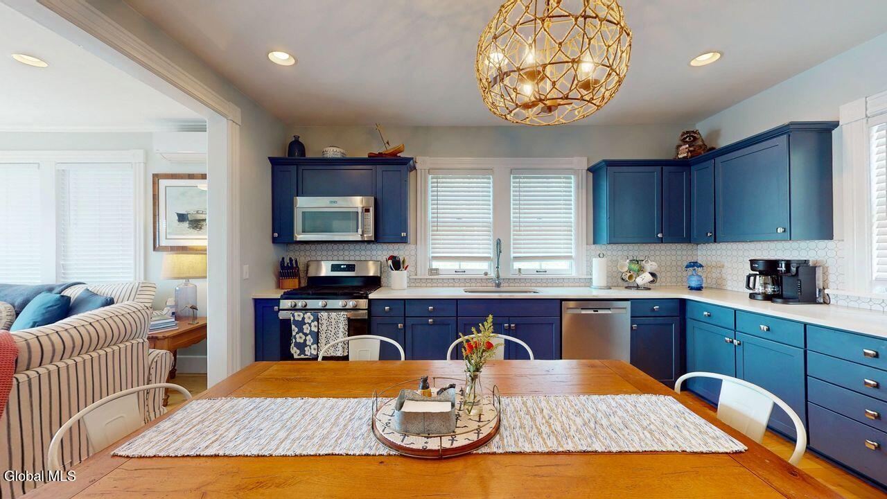 6 Lake Forest Lane