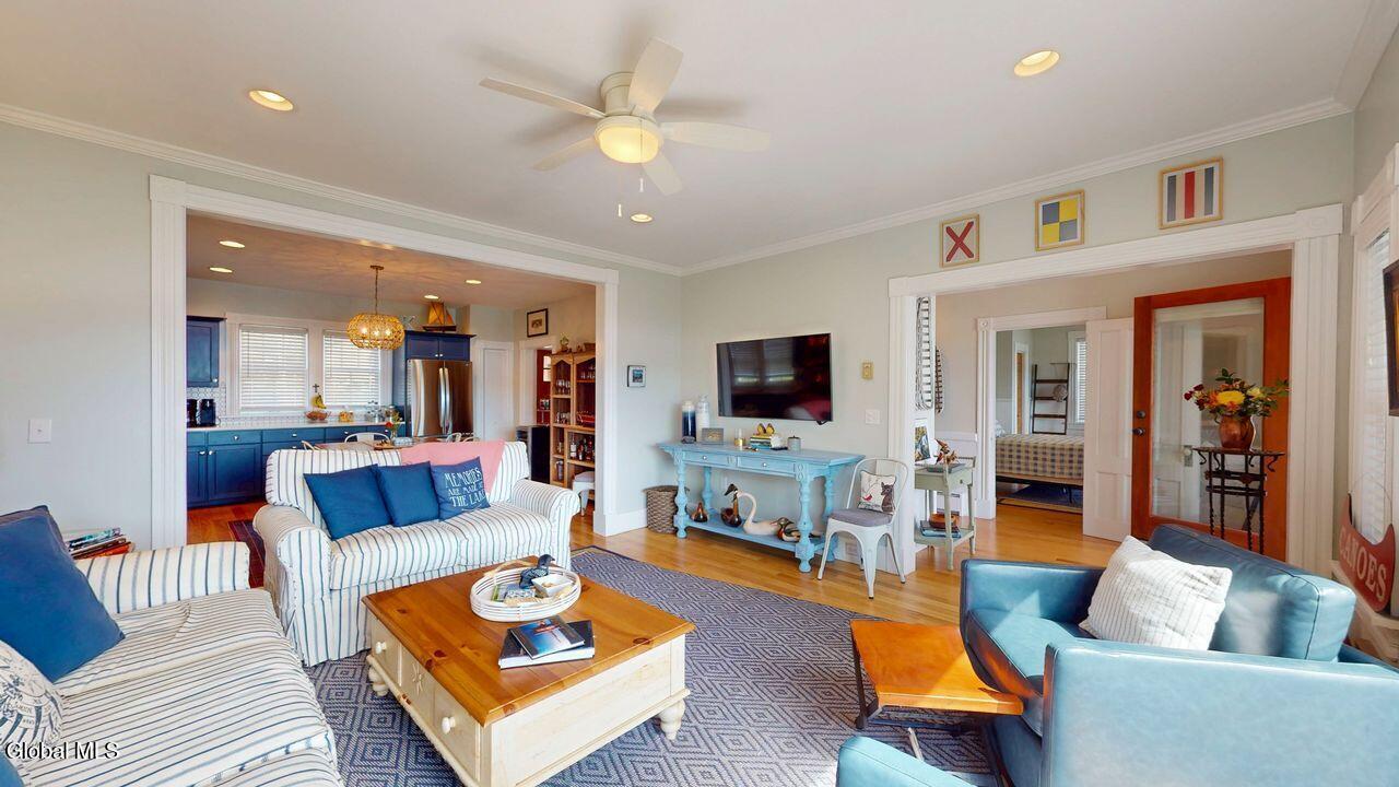 6 Lake Forest Lane