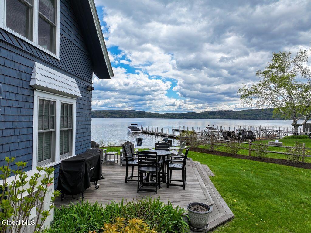 6 Lake Forest Lane