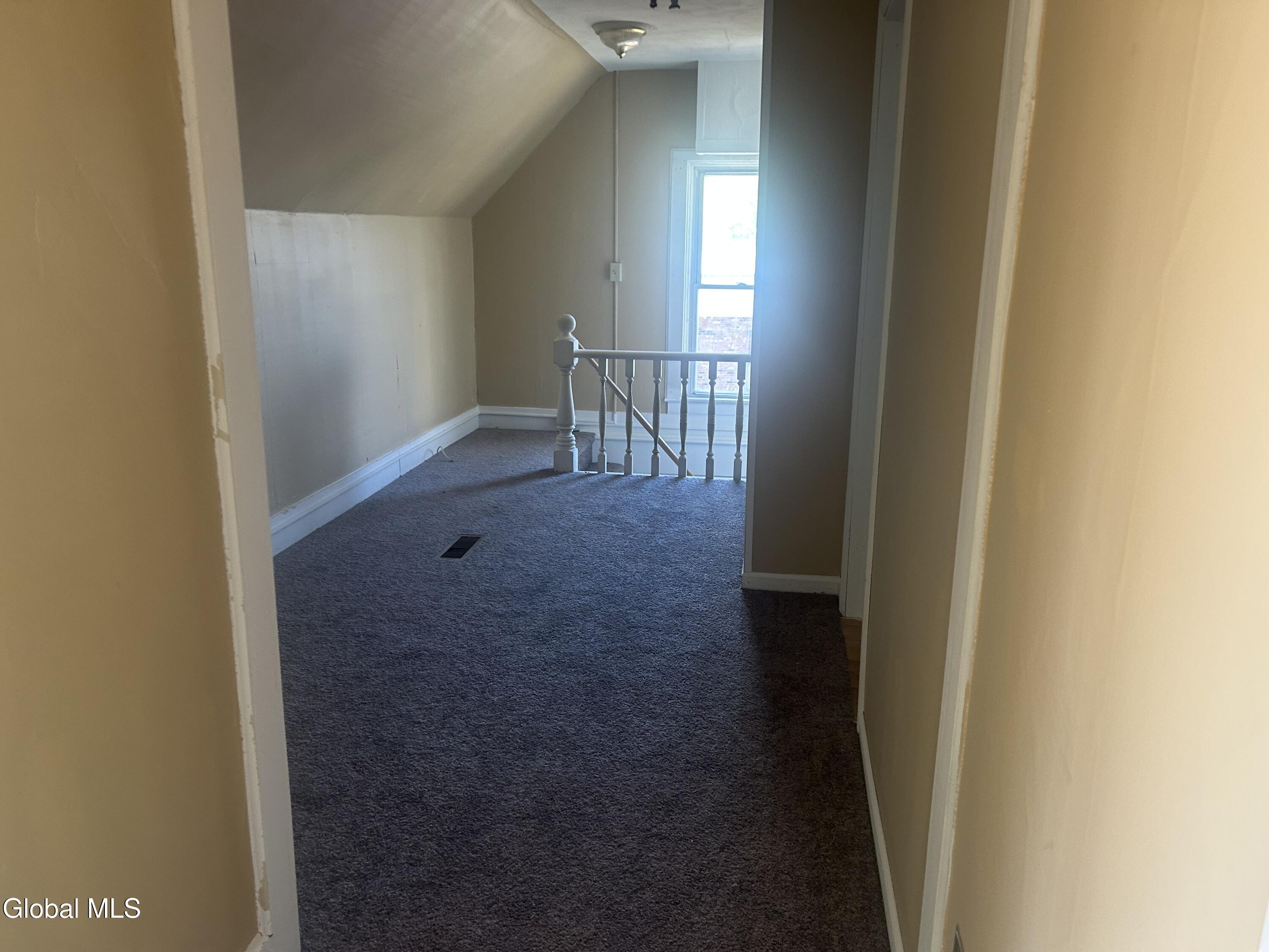 1076 Wicker Street