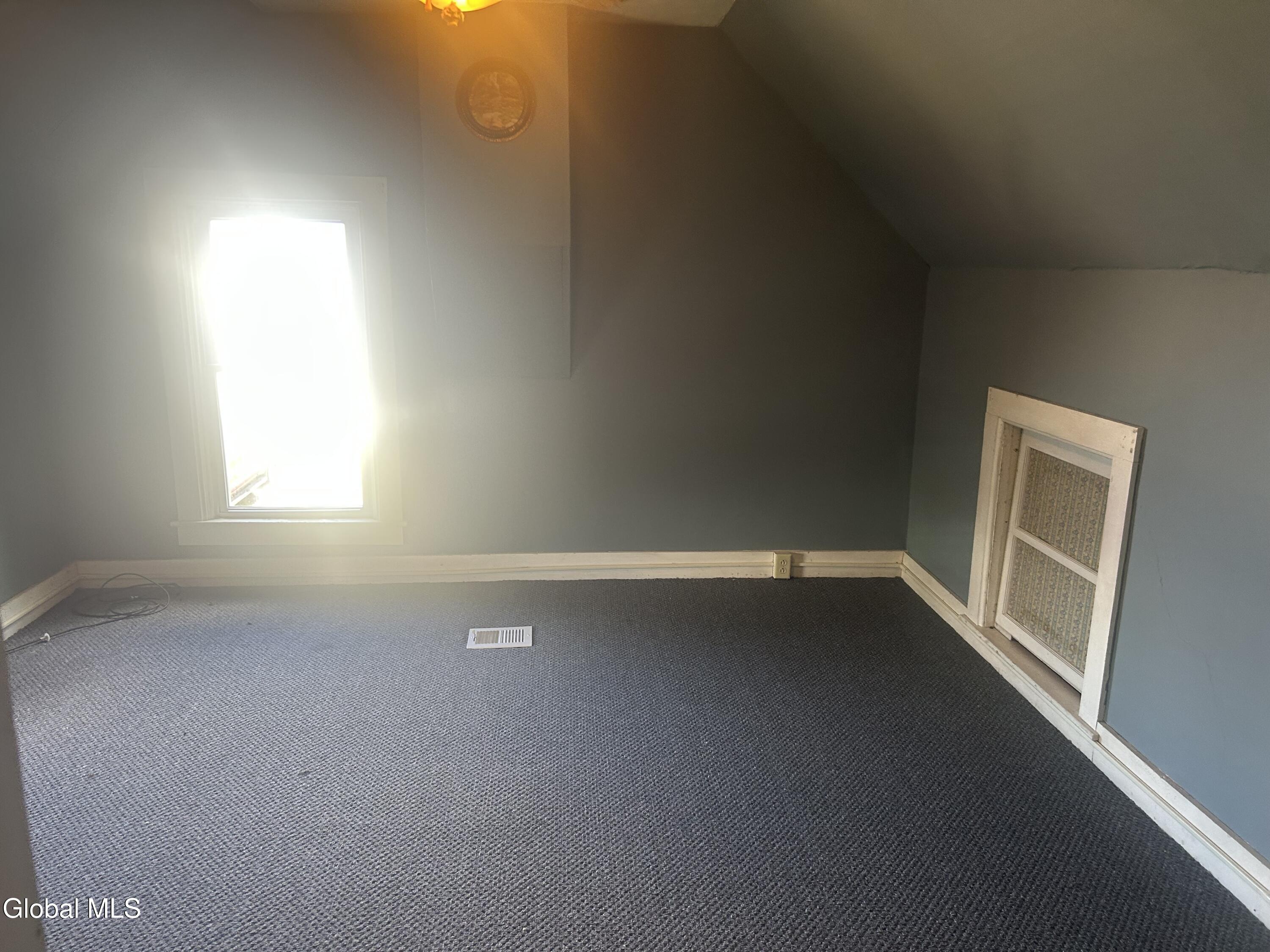 1076 Wicker Street