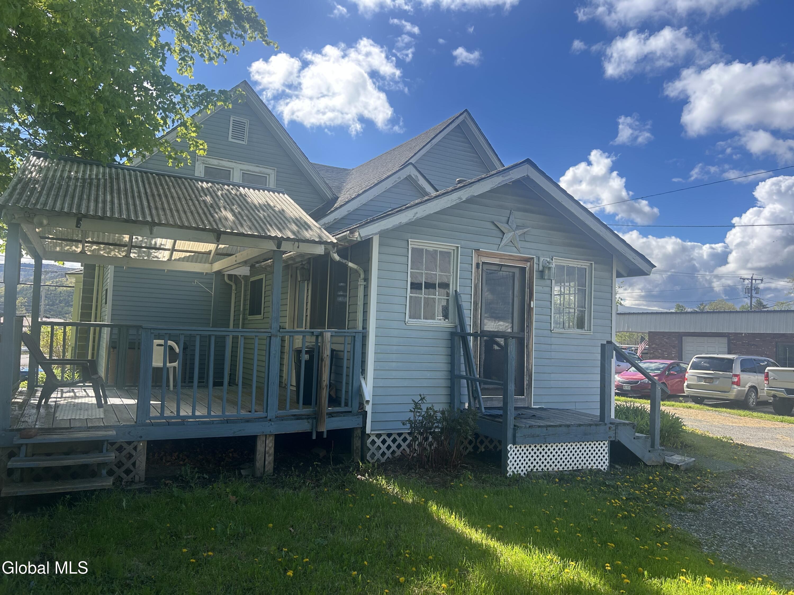 1076 Wicker Street