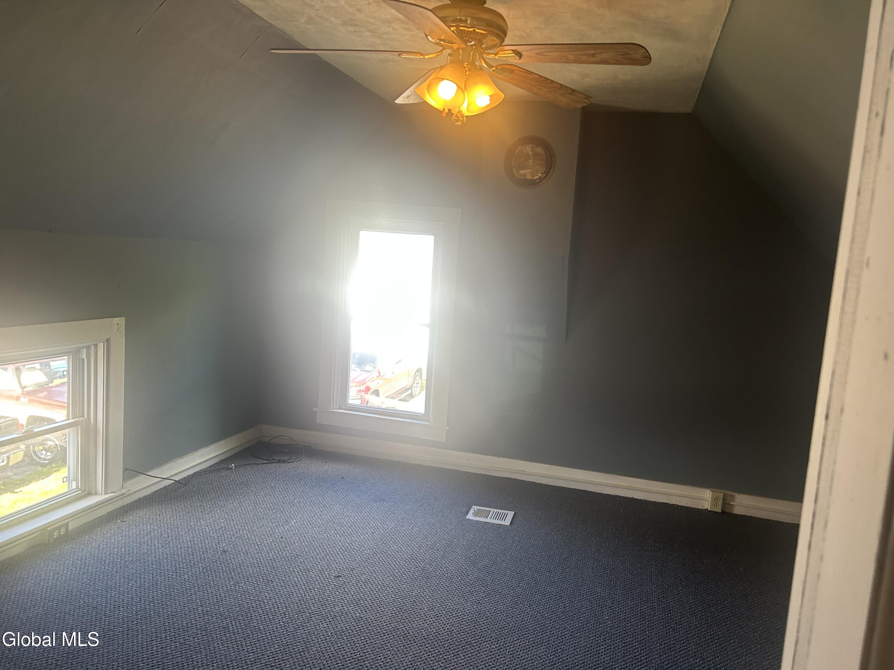 1076 Wicker Street