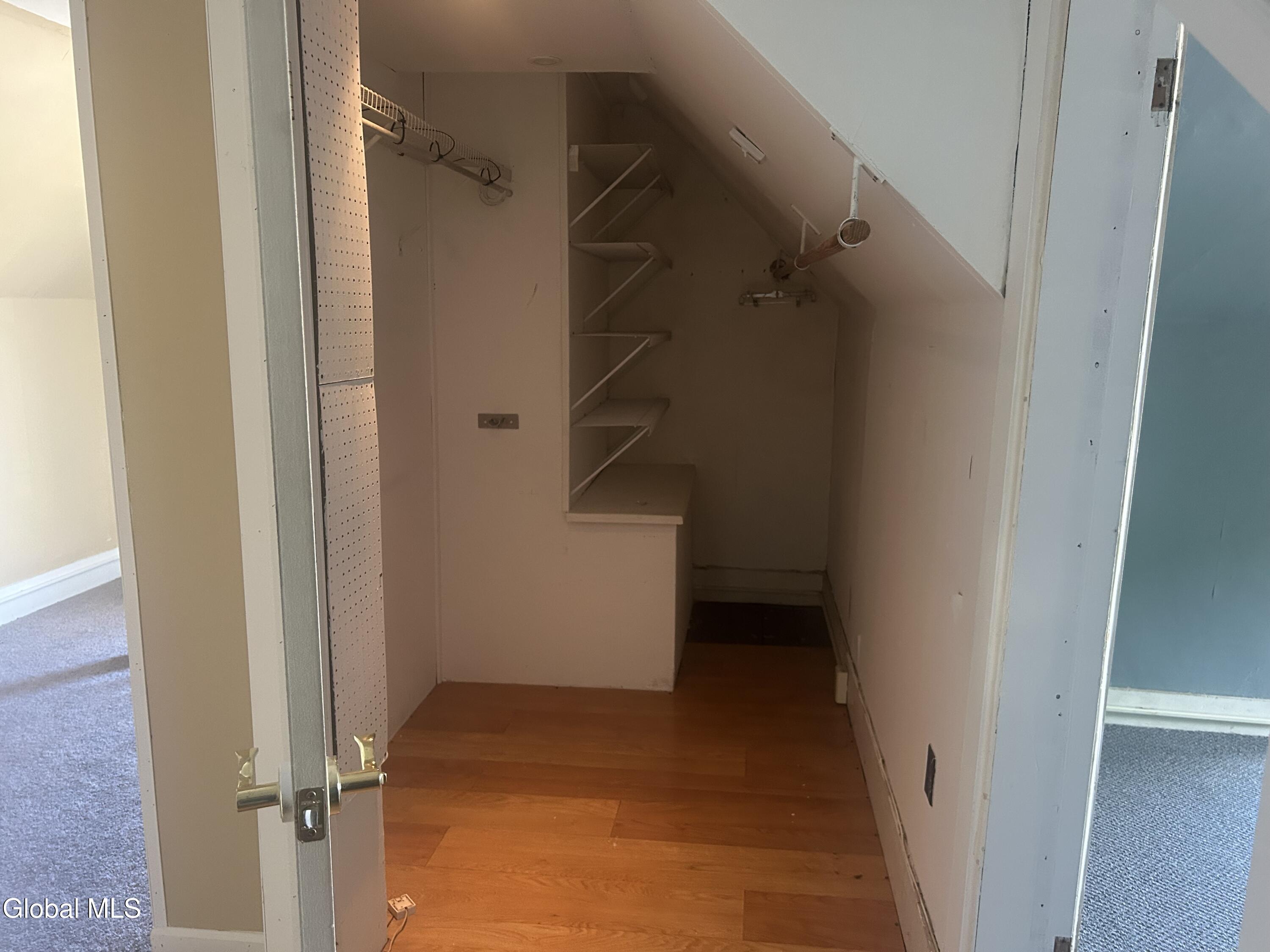 1076 Wicker Street