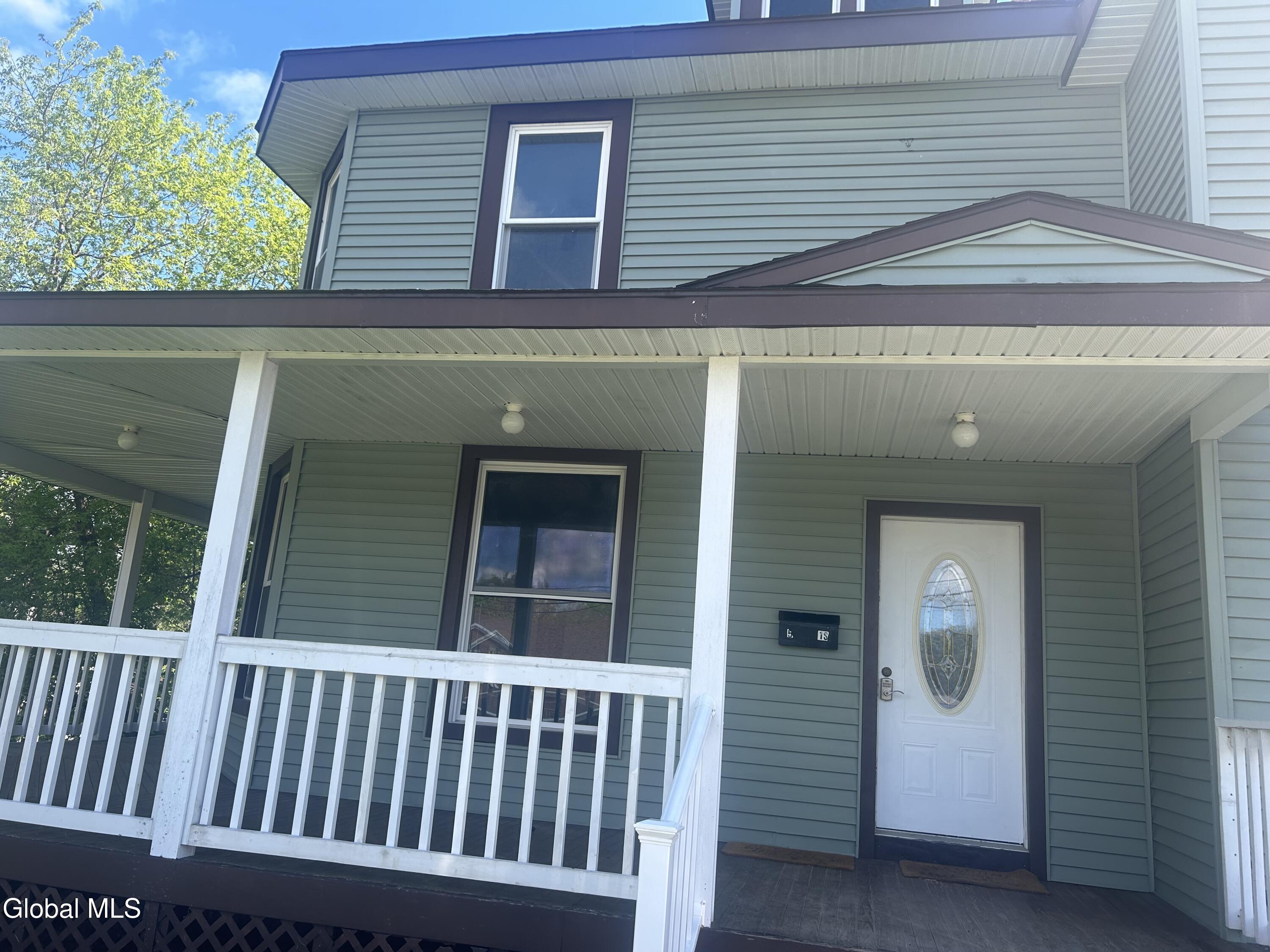 44 Montcalm Street, 1