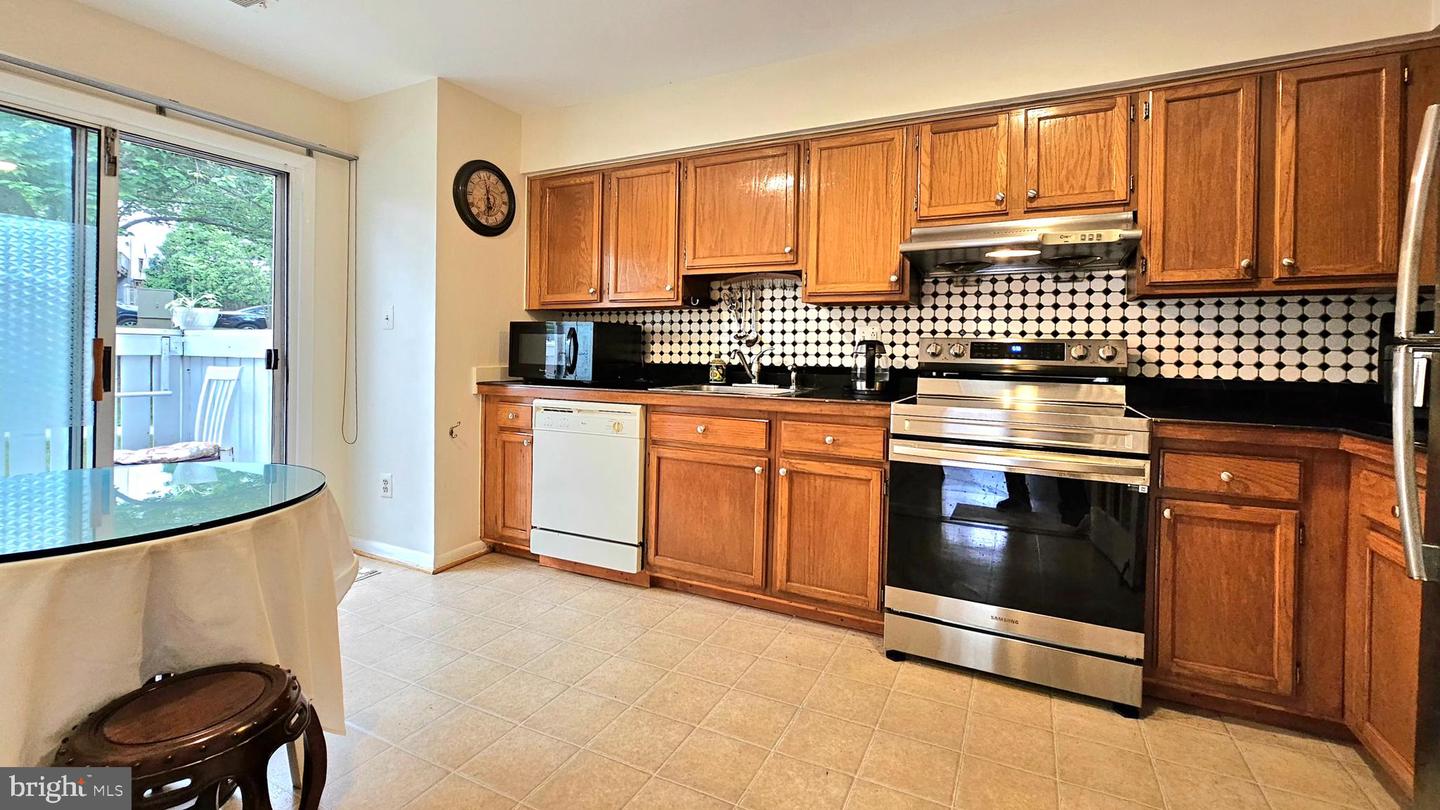 11463 Appledowre Way #5