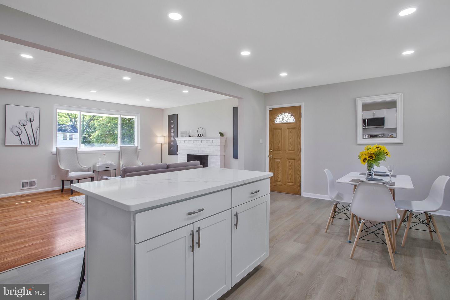 7111 Westchester Dr