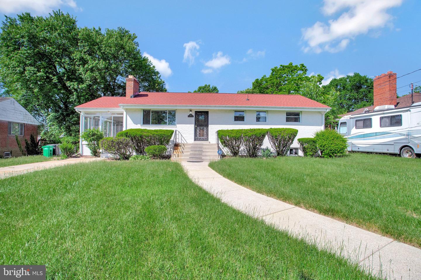 7111 Westchester Dr