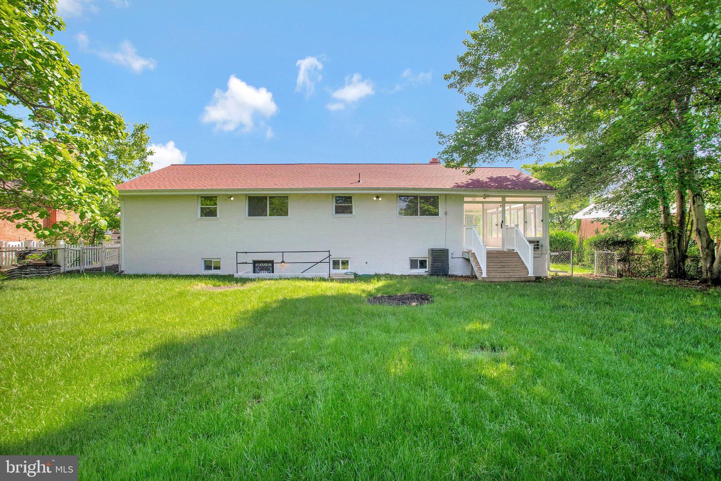 7111 Westchester Dr