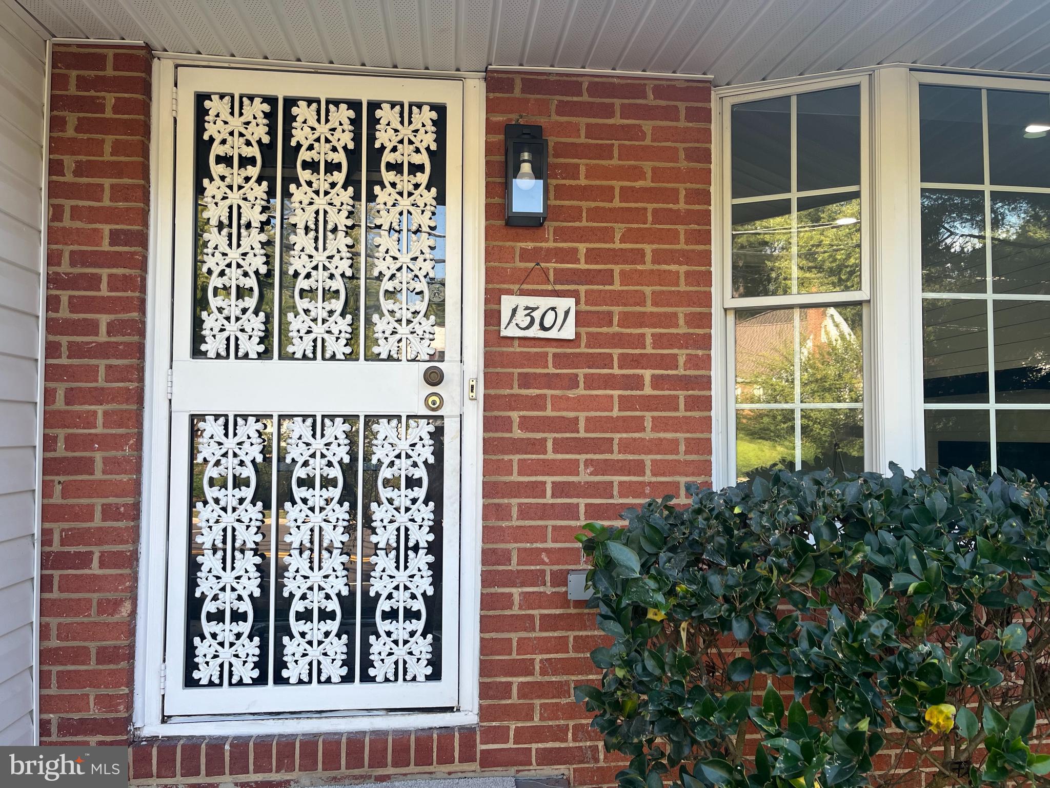 1301 Birchwood Dr