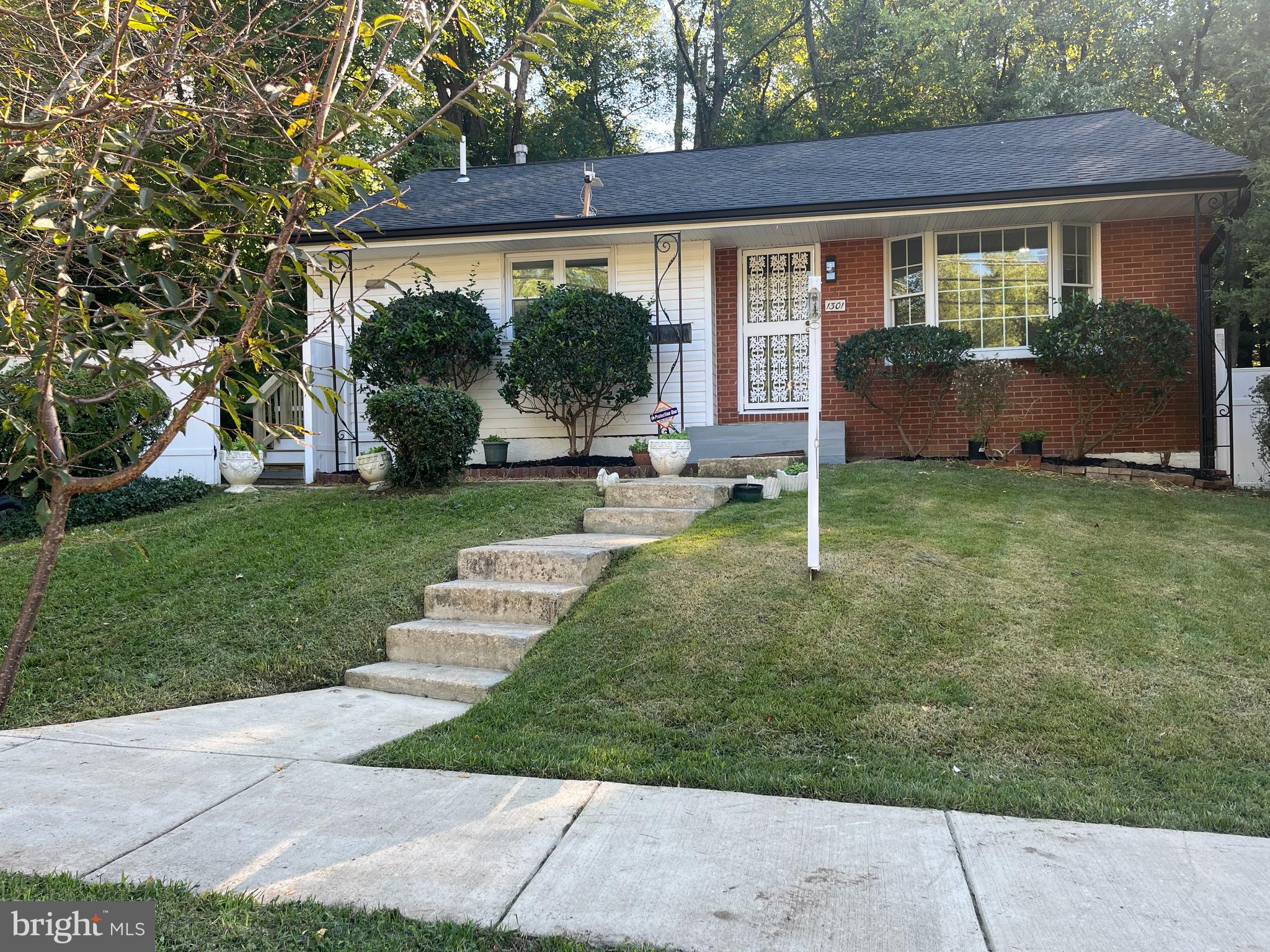 1301 Birchwood Dr