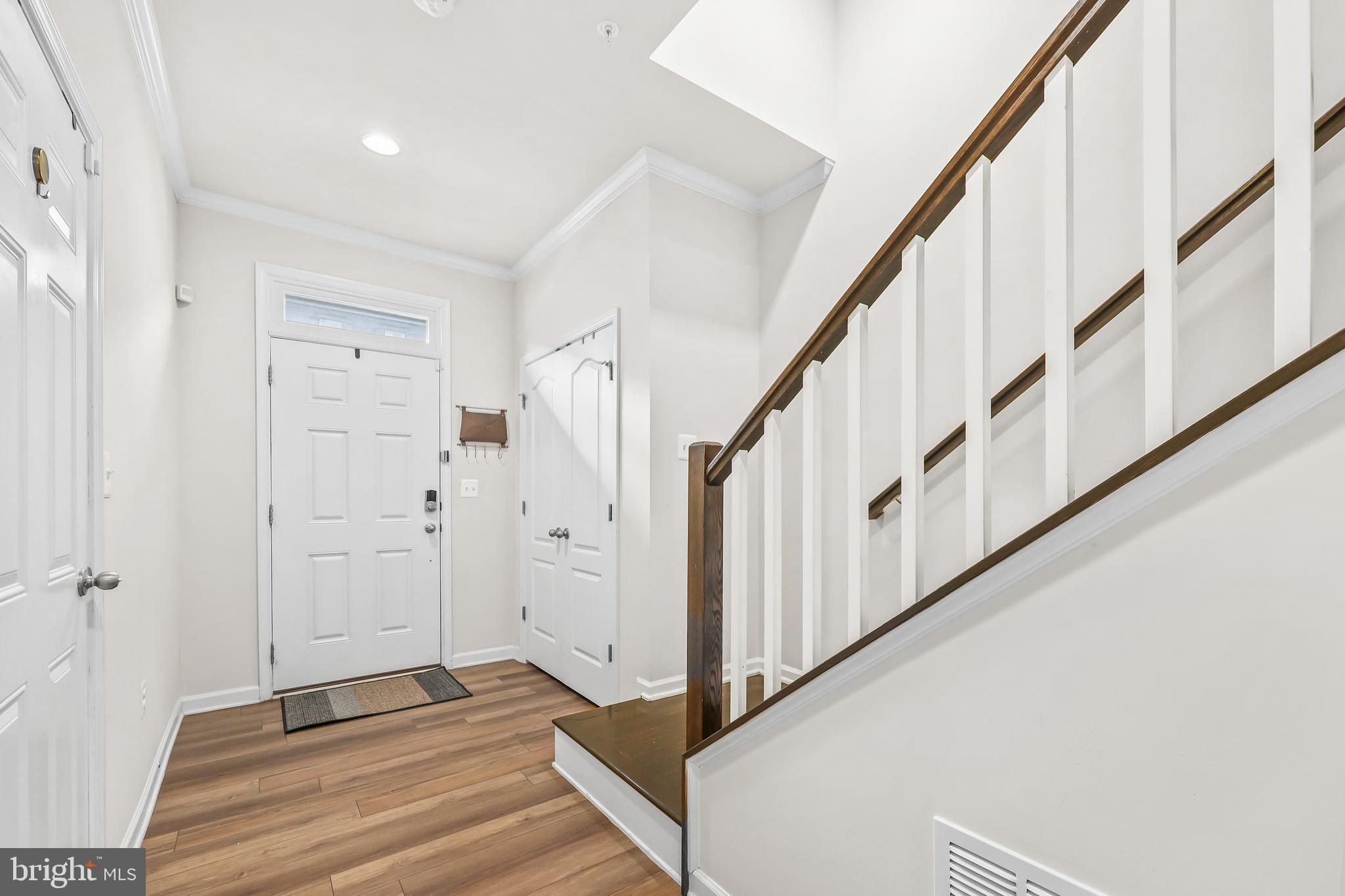 4925 VISTA GLEN LANE