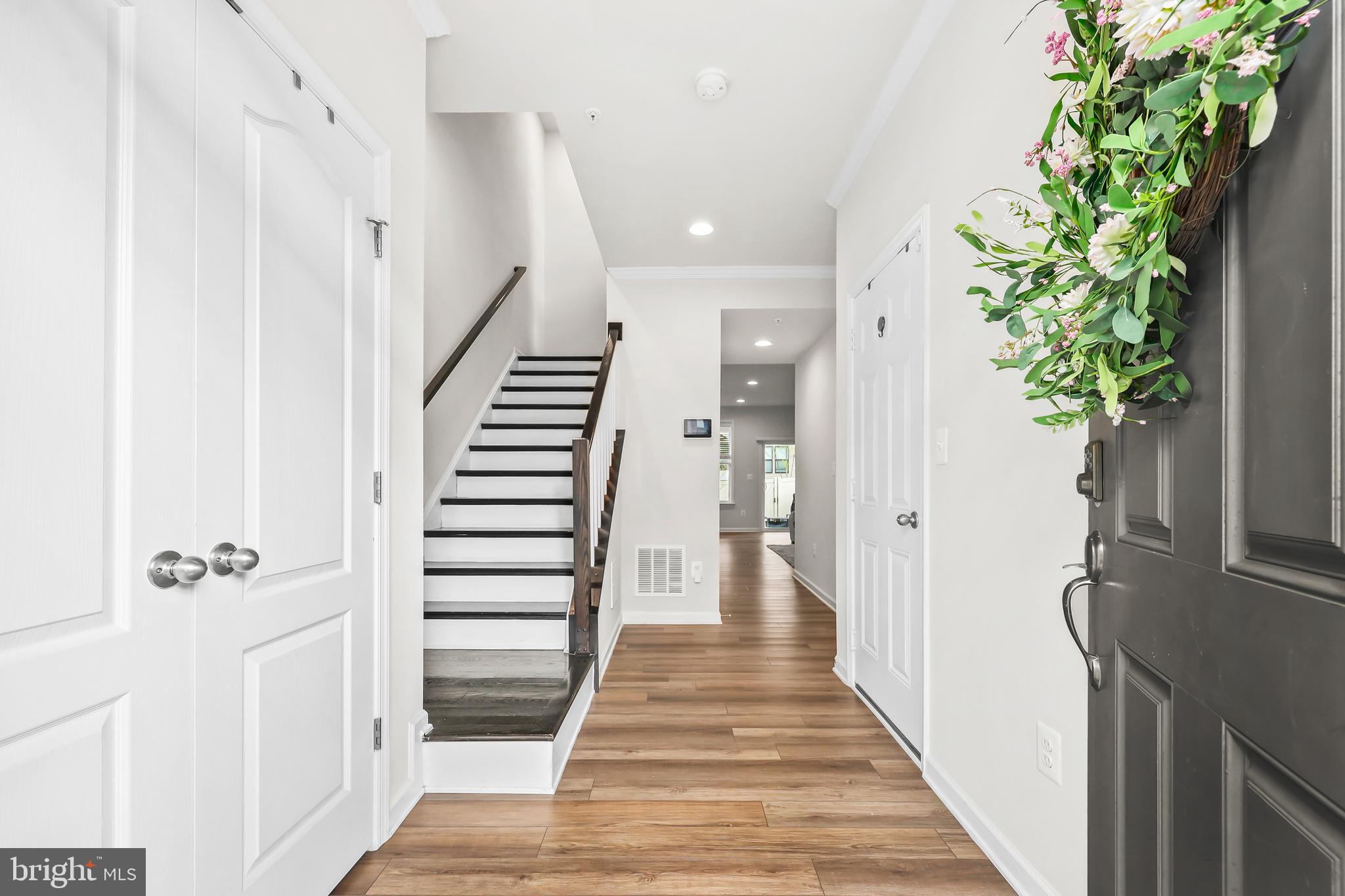 4925 VISTA GLEN LANE