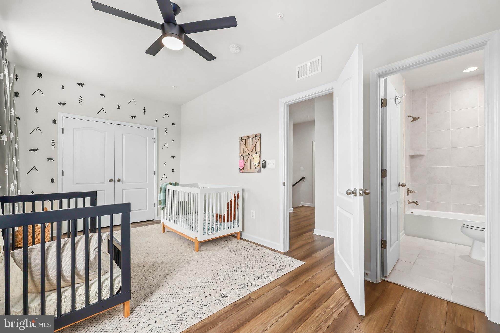 4925 VISTA GLEN LANE