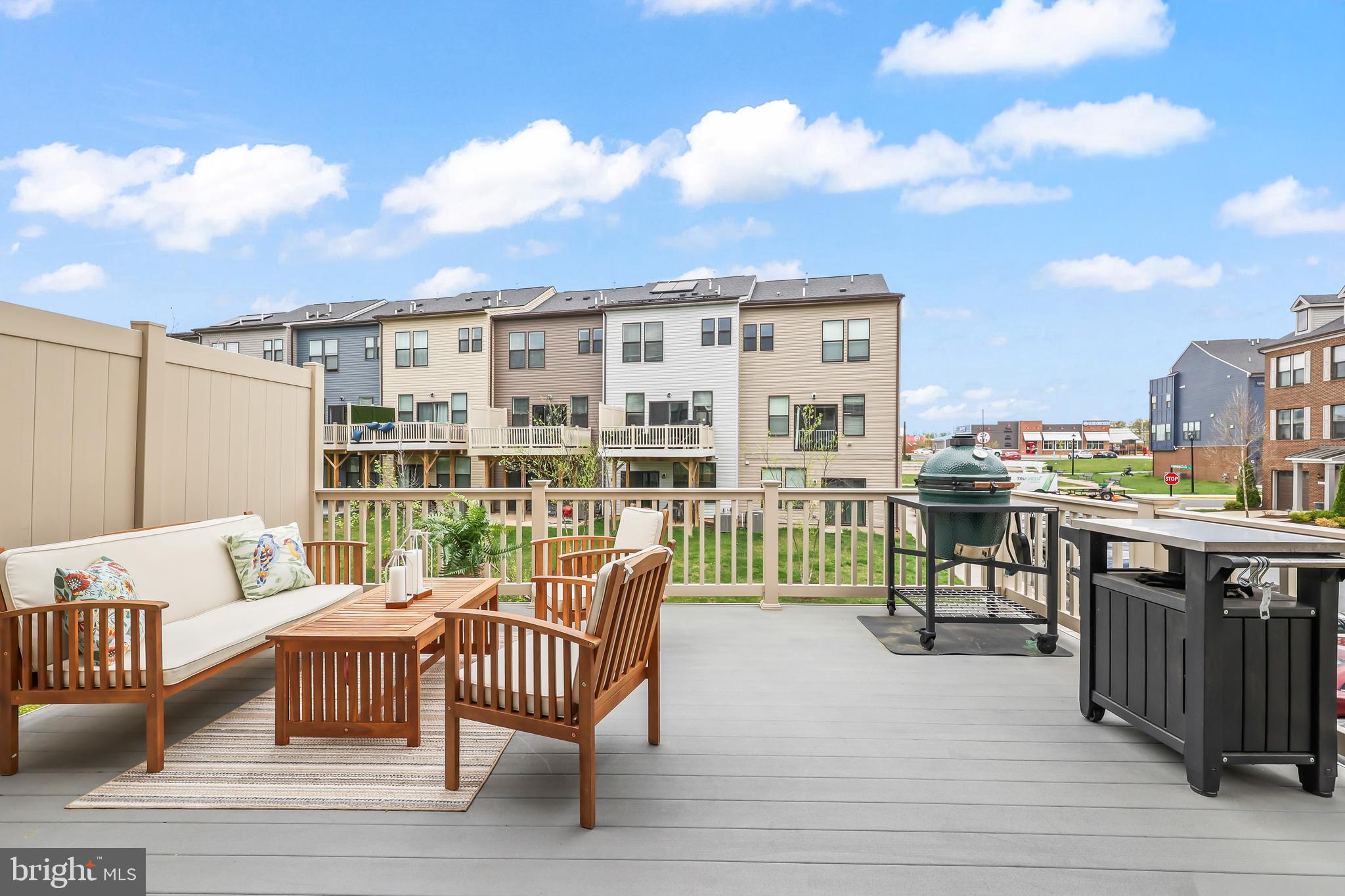 4925 VISTA GLEN LANE