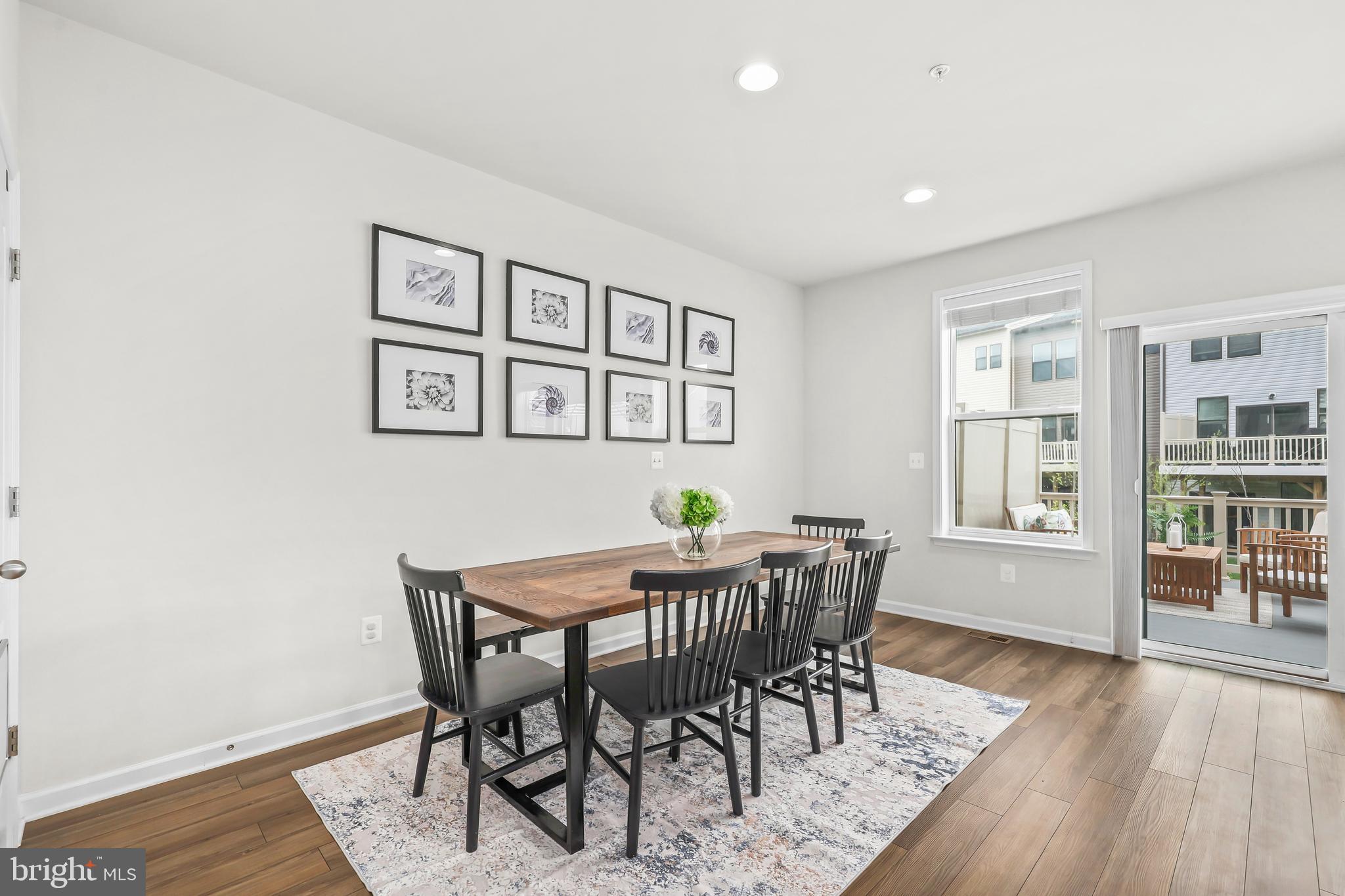 4925 VISTA GLEN LANE