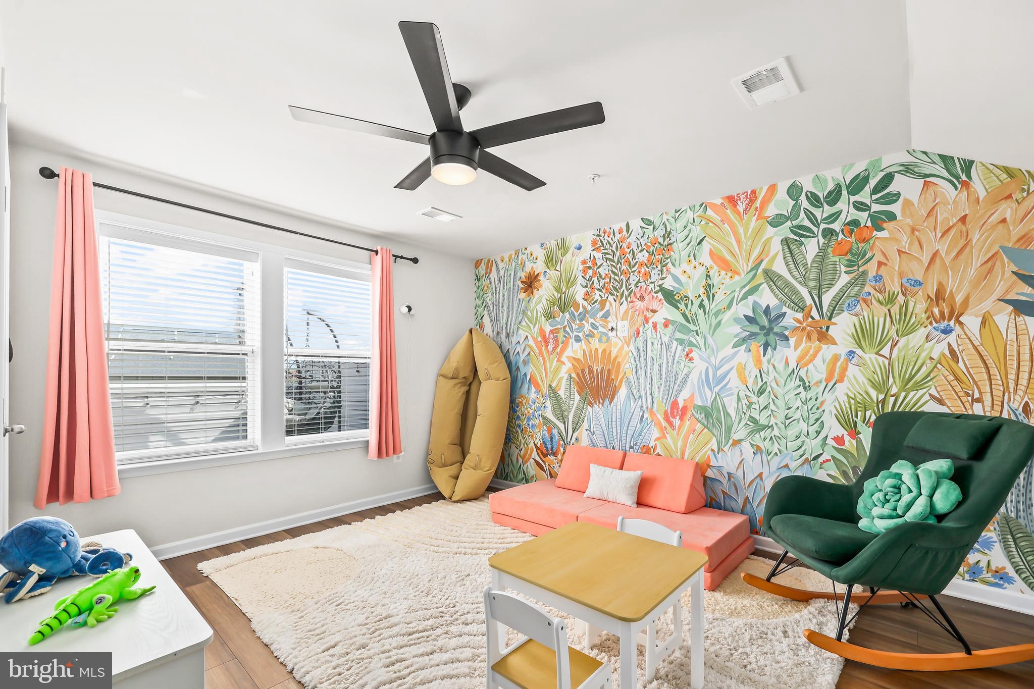 4925 VISTA GLEN LANE