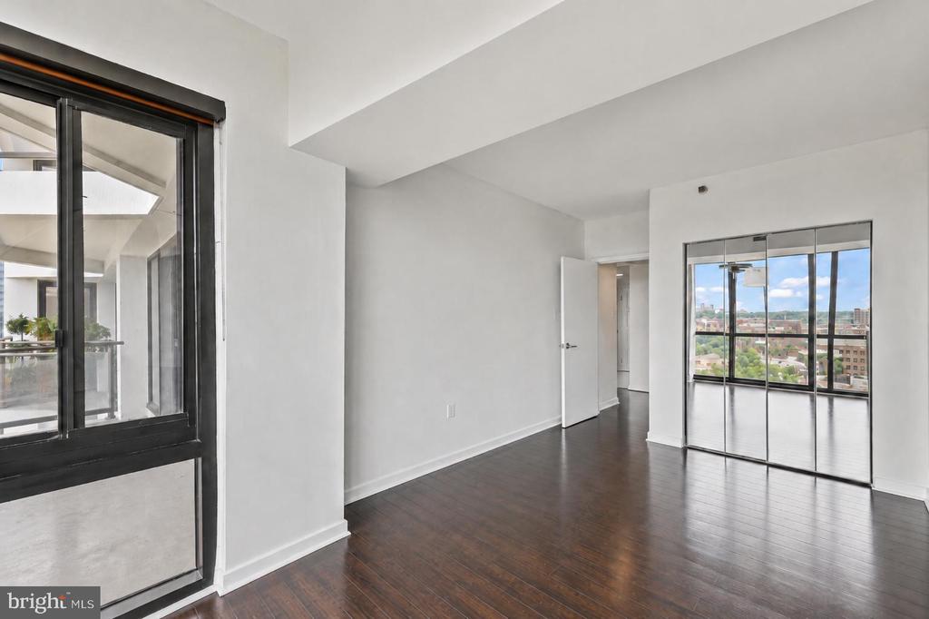 1530 KEY BOULEVARD Unit: 920