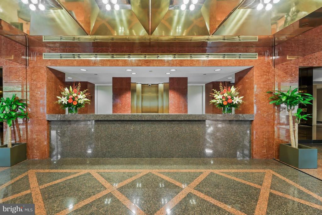 1530 KEY BOULEVARD Unit: 920