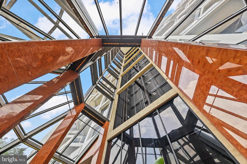 1530 KEY BOULEVARD Unit: 920