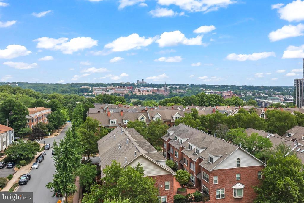 1530 KEY BOULEVARD Unit: 920