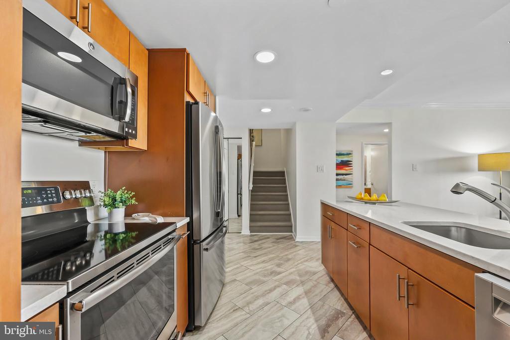 1530 KEY BOULEVARD Unit: 920