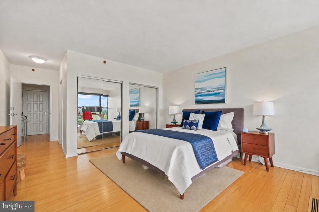 1530 KEY BOULEVARD Unit: 920