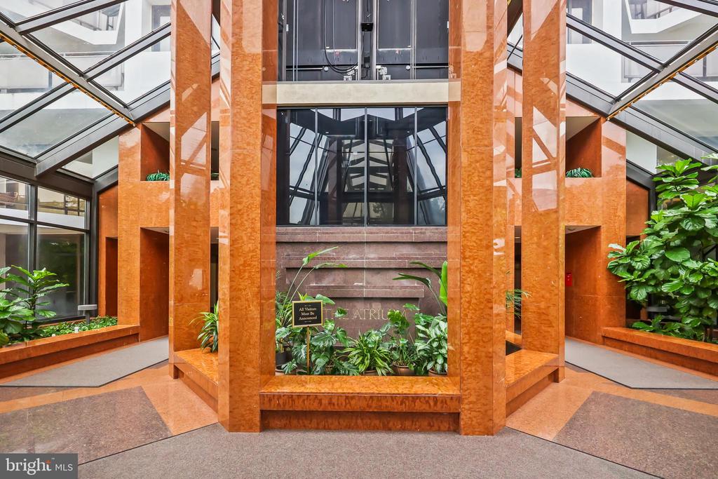 1530 KEY BOULEVARD Unit: 920