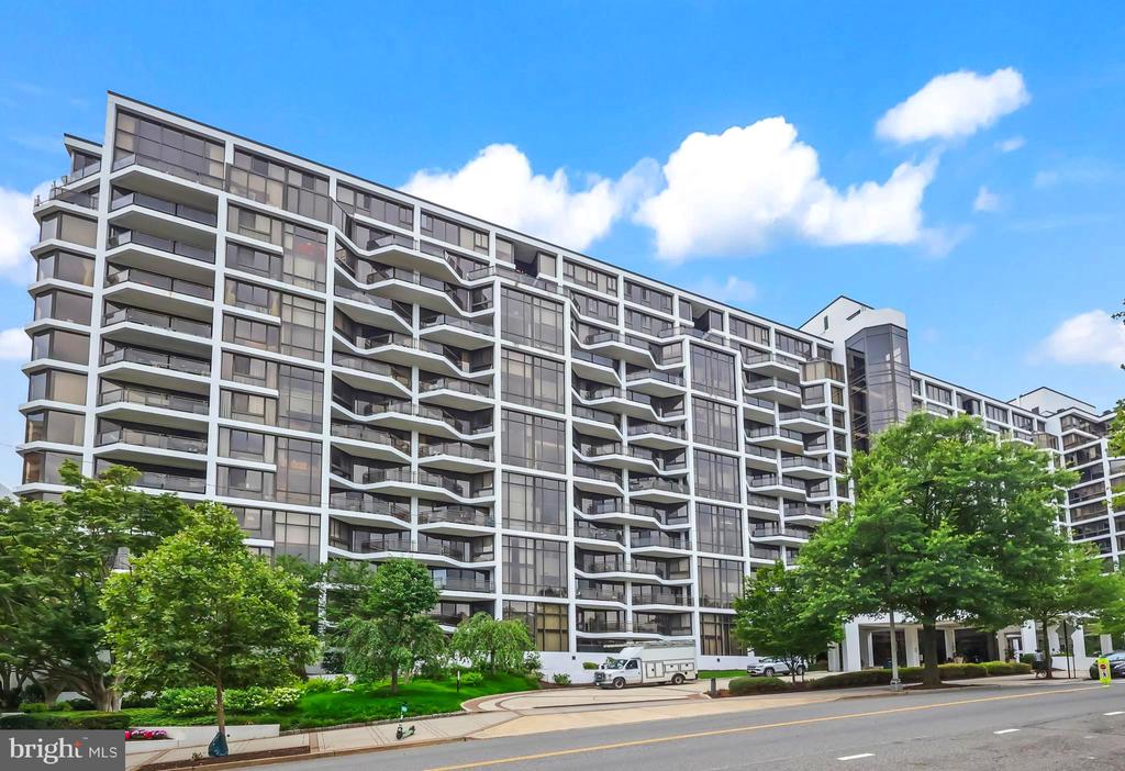 1530 KEY BOULEVARD Unit: 920