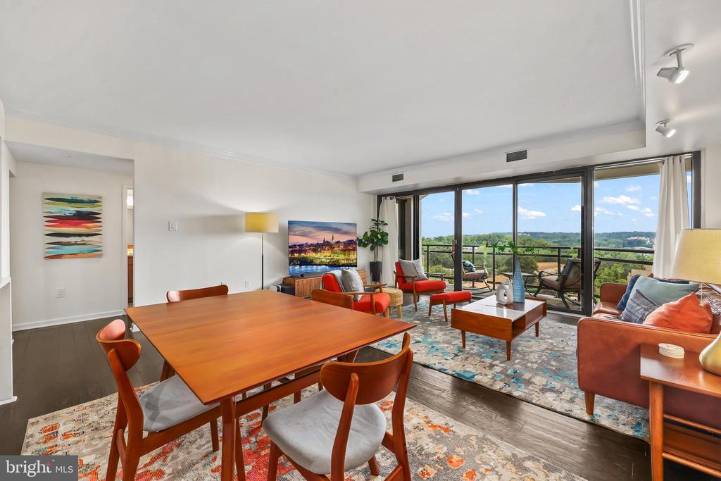 1530 KEY BOULEVARD Unit: 920