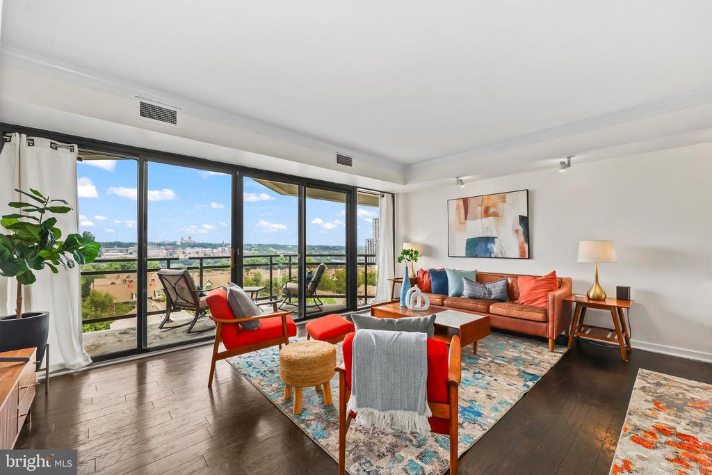 1530 KEY BOULEVARD Unit: 920