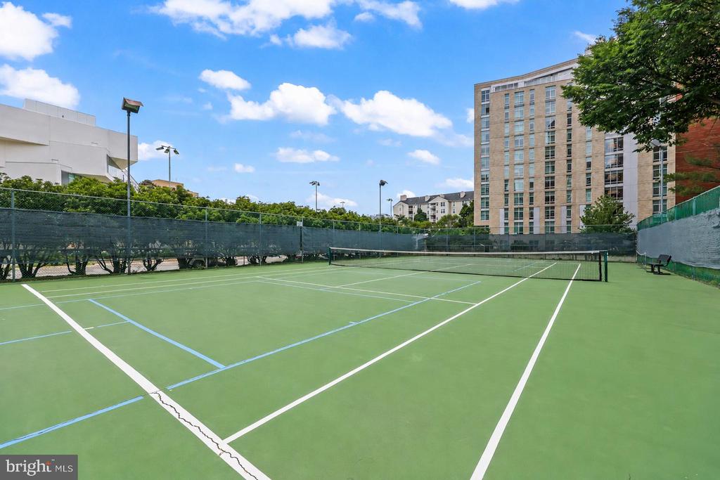 1530 KEY BOULEVARD Unit: 920