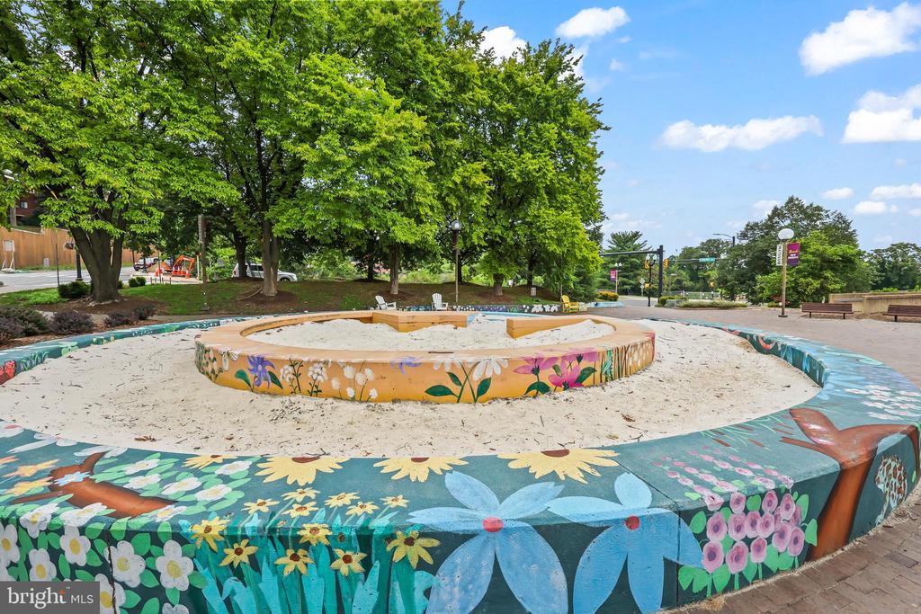 1530 KEY BOULEVARD Unit: 920