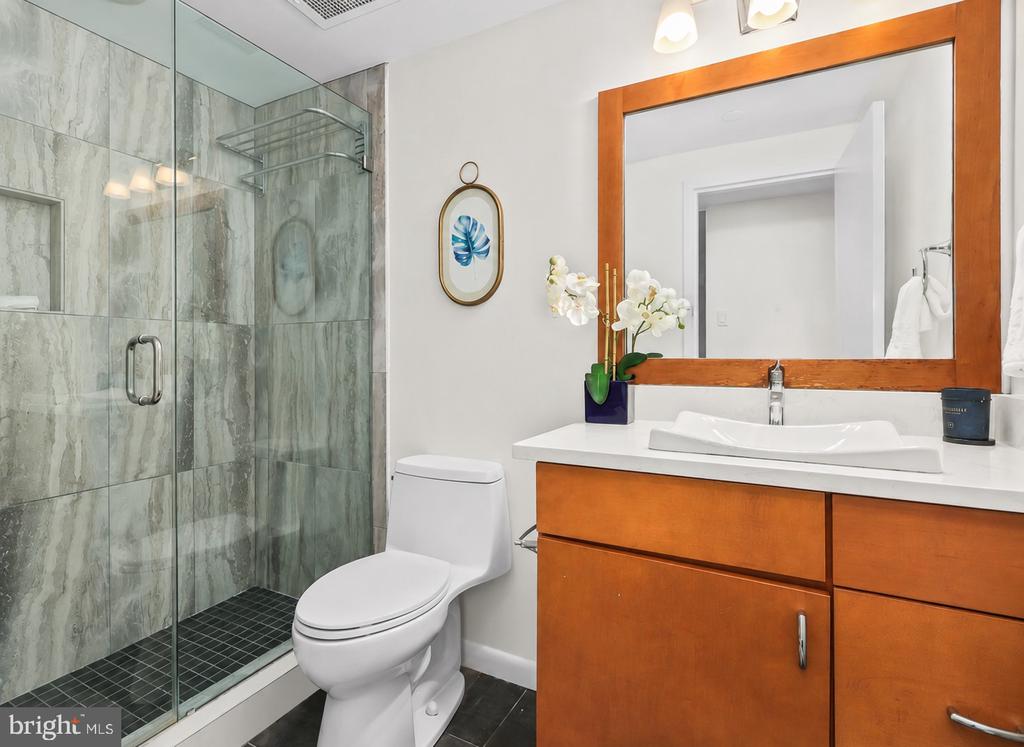 1530 KEY BOULEVARD Unit: 920