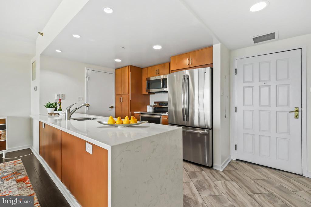 1530 KEY BOULEVARD Unit: 920