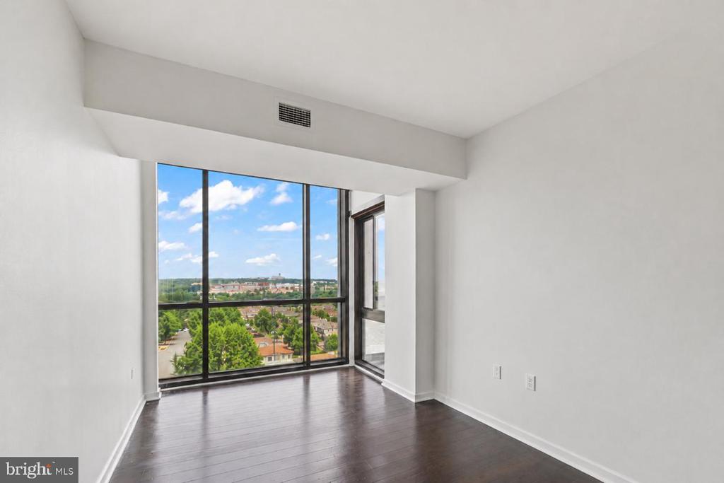 1530 KEY BOULEVARD Unit: 920