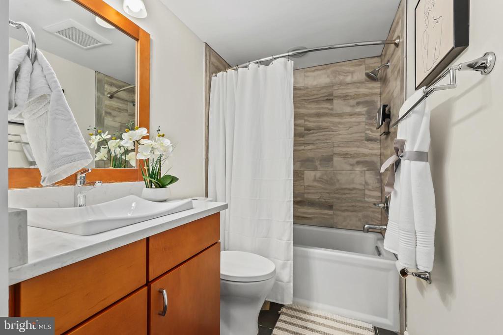 1530 KEY BOULEVARD Unit: 920