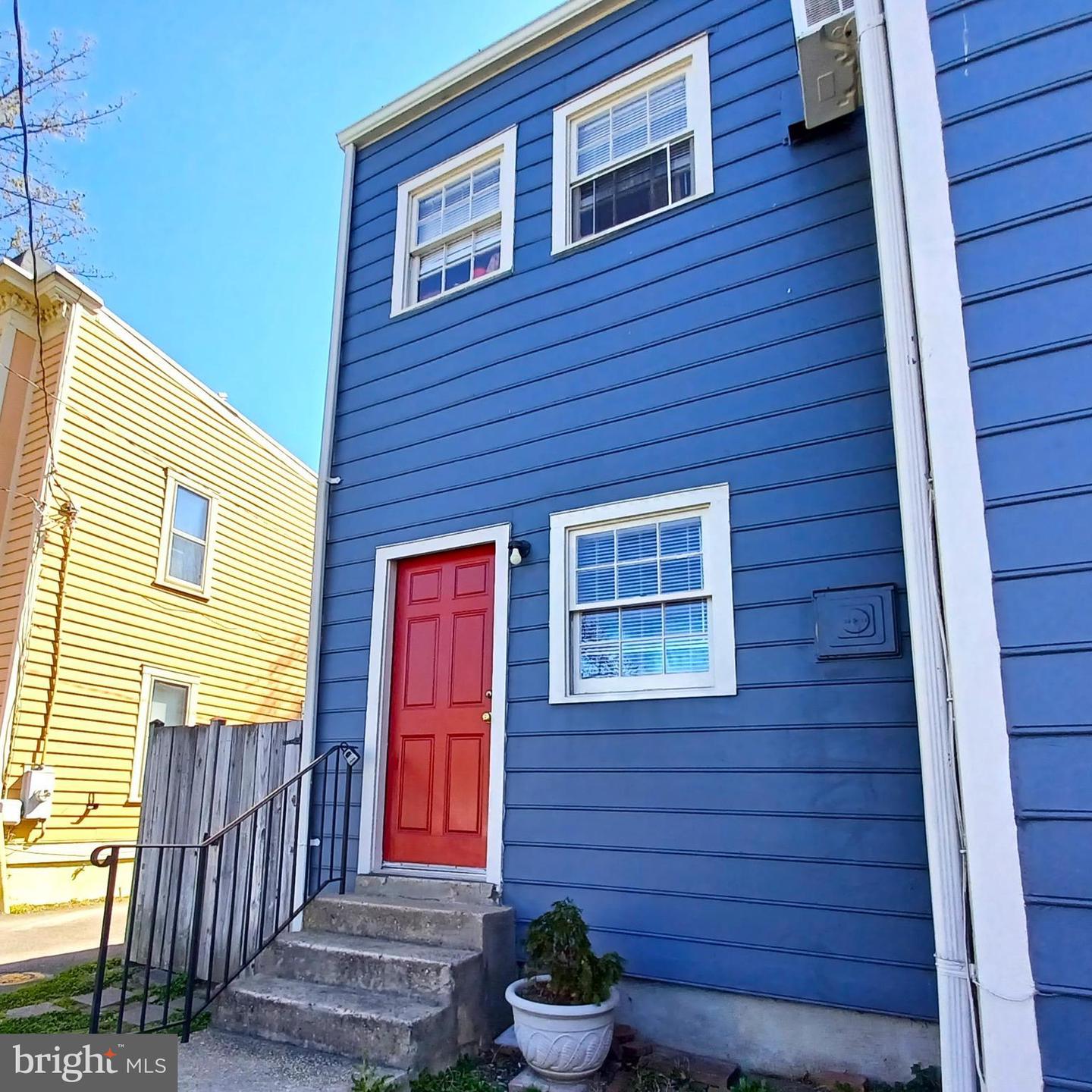 301 West St N #2