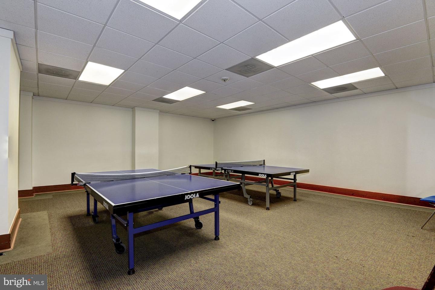 203 Yoakum Pkwy #208