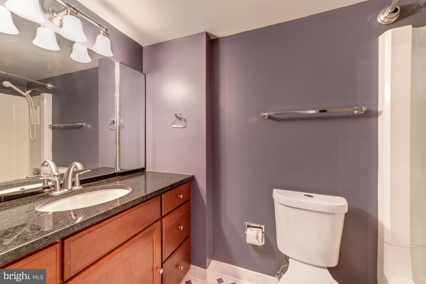 203 Yoakum Pkwy #208