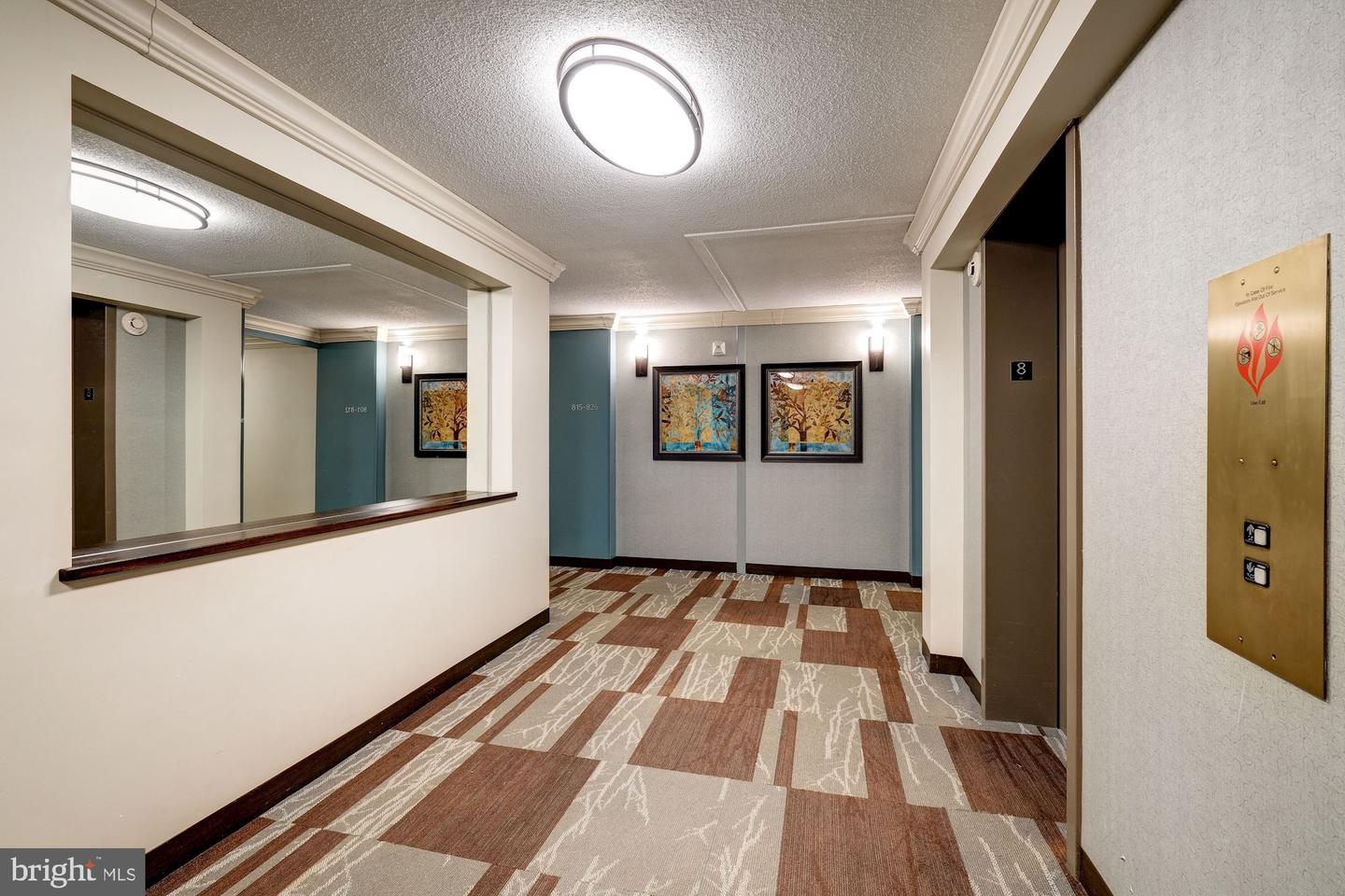 203 Yoakum Pkwy #208