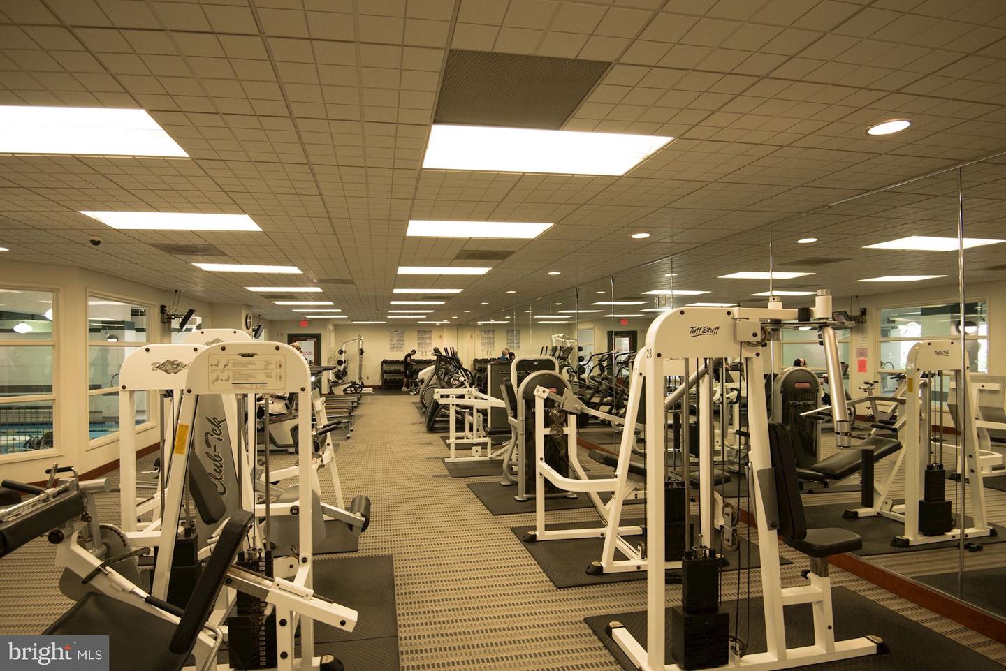 203 Yoakum Pkwy #208