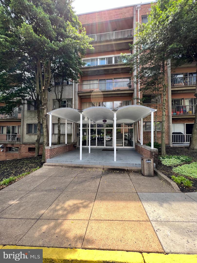 5801 Quantrell Ave #406