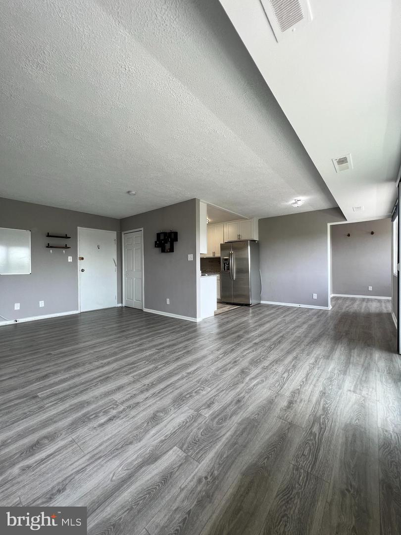 5801 Quantrell Ave #406