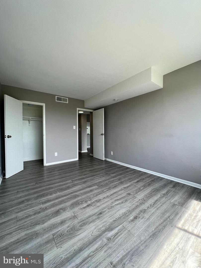 5801 Quantrell Ave #406