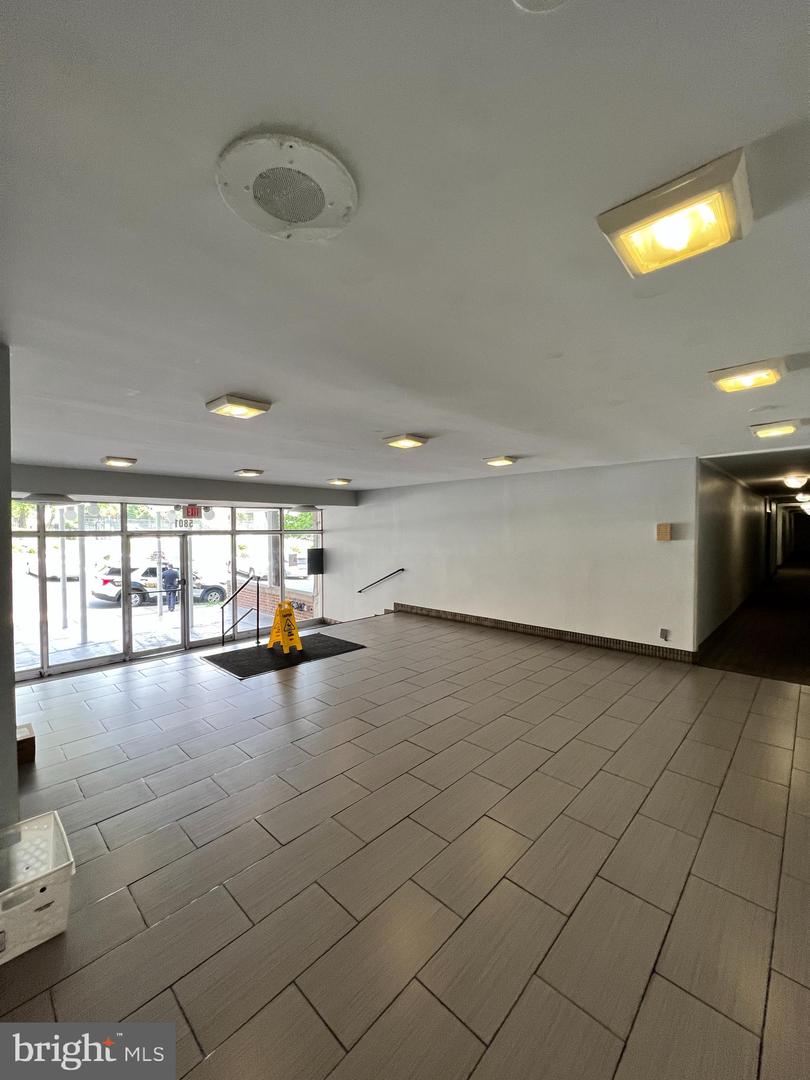 5801 Quantrell Ave #406