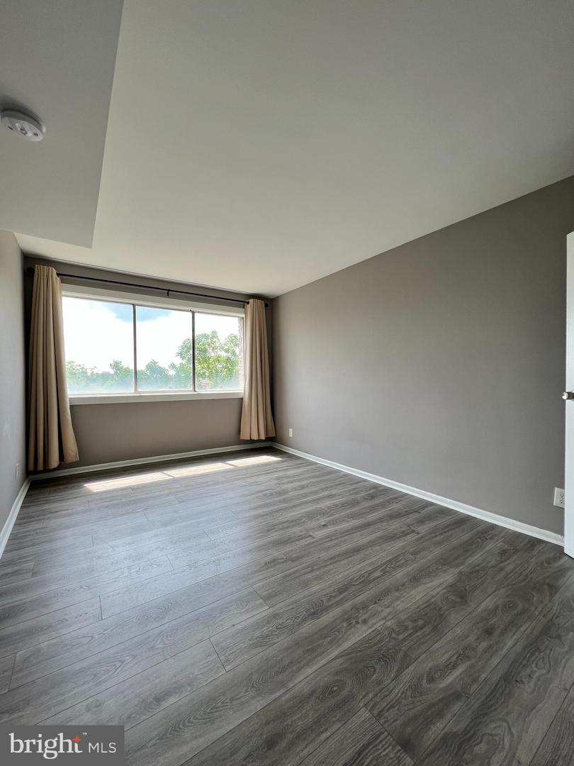 5801 Quantrell Ave #406